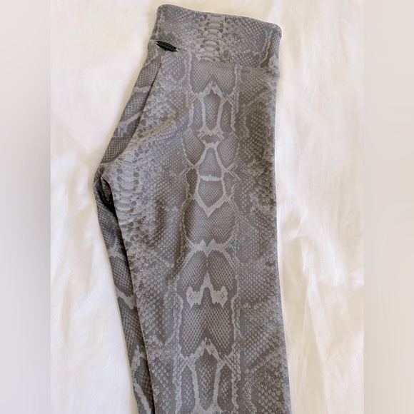 Koral high wasted reptile lustrous infinity legging - Picture 3 of 16